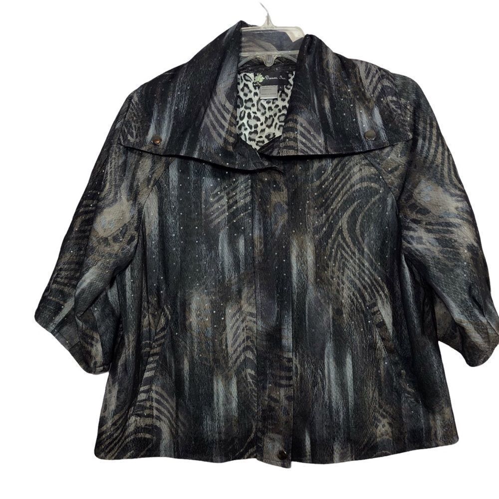 Damee, Inc. Cropped Jacket with Animal Print Lining